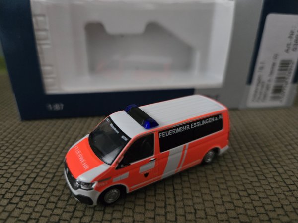 1/87 Rietze VW T6.1 Feuerwehr Esslingen a. Neckar 53894