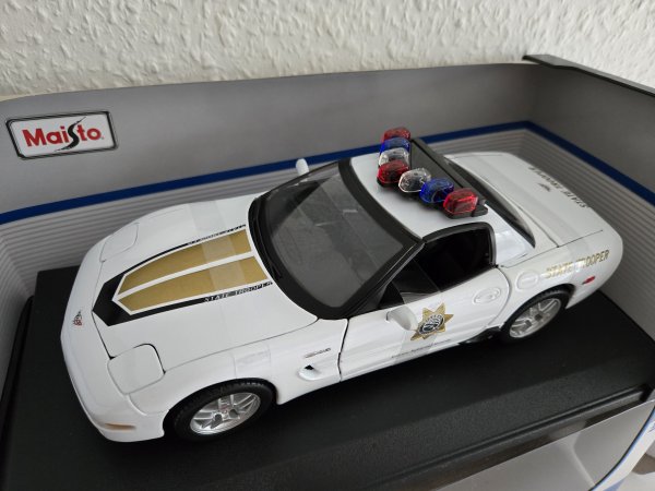 1/18 Maisto Corvette Z06 State Trooper 31383