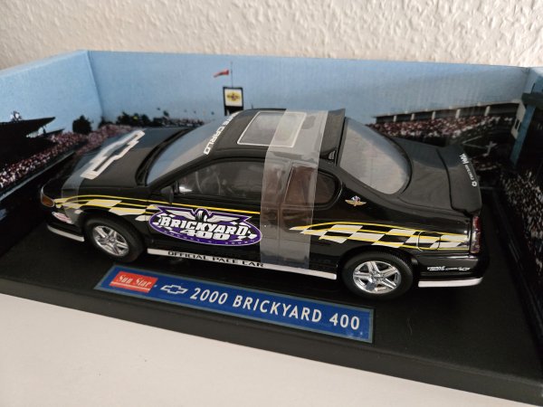 1/18 Sun Star Brickyard 400 Monte Carlo 2000 Official Pace Car 1988