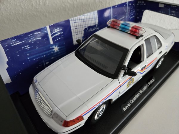 1/18 Motor Max Royal Canadien Mounted Police