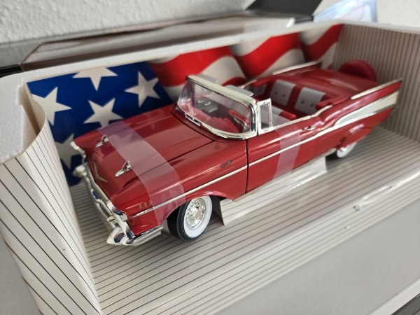 1/18 Ertl Chevy Bel Air 1957 rot 7490