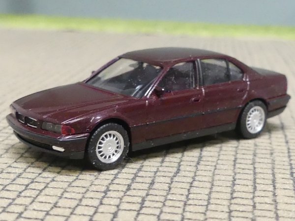 1/87 Herpa BMW 7er dunkelrot metallic aus SET