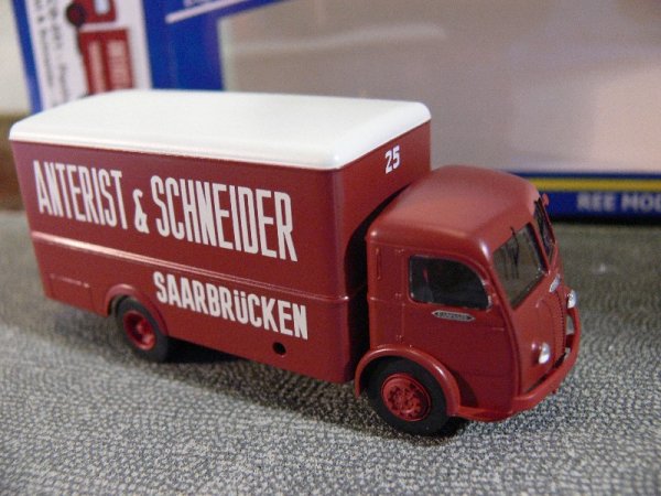 1/87 REE Panhard Movic Anterist & Schneider Saarbrücken CB-051