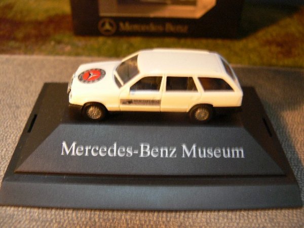 1/87 Herpa MB 320 TE Museum PC Box