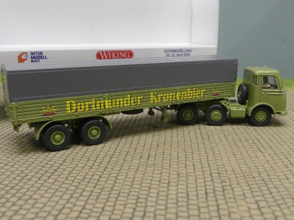 1/87 Wiking MB 333 Dortmunder Kronenbier Planen-Sattelzug 0514 57 Intermodellbau 2023