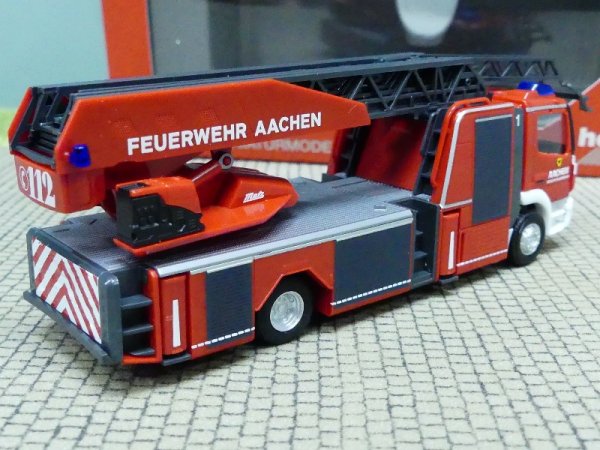 1/87 Herpa MB Atego `13 Rosenbauer Drehleiter Feuerwehr Aachen 095938