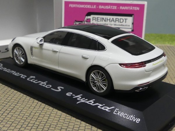 1/43 Minichamps Panamera Turbo S e-hybrid weiß WAP020754