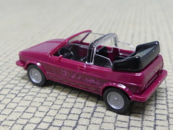 1/87 Wiking VW Golf I Cabrio violett 046 01