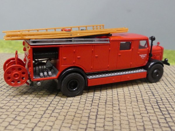 1/87 Brekina MB 4500 LF 25 Feuerwehr Mannheim