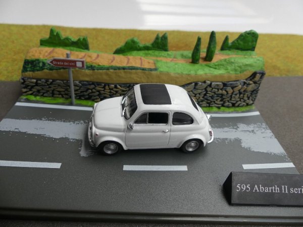 1/43 Fiat 595 Abarth 2 serie weiß