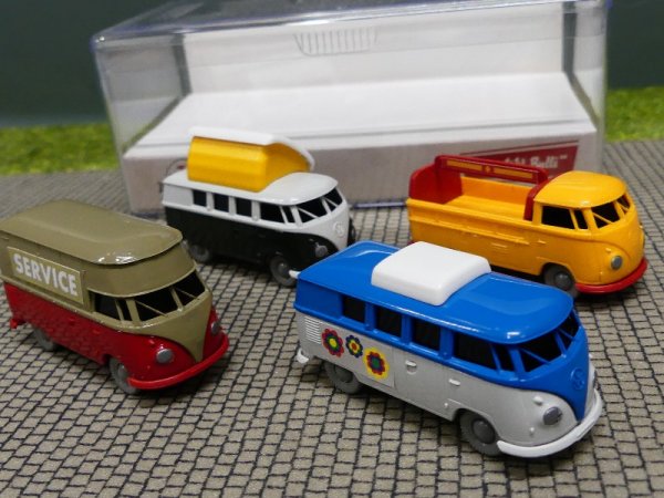 1/87 Brekina # 1555-1556-1557-1558  Set VW Bulli Die Halbstarken 4 VW T1 13900