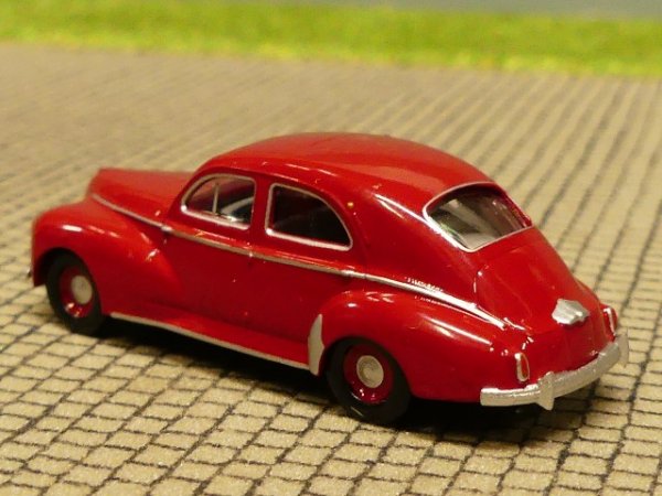 1/87 Brekina Peugeot 203 rubinrot 29051