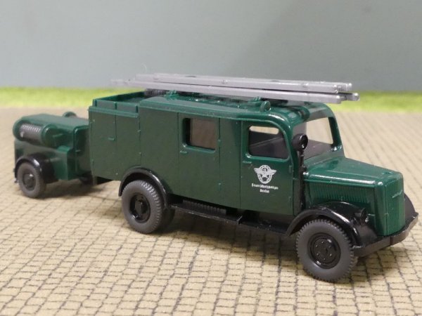 1/87 Wiking Opel Blitz LF8 + Hänger Feuerschutzpolizei Berlin 863/2