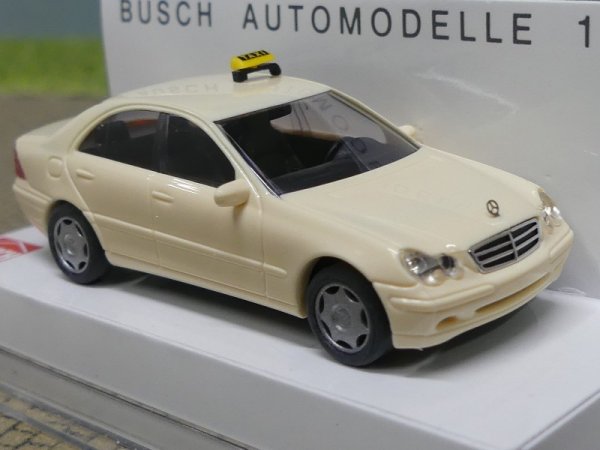 1/87 Busch MB C-Klasse Taxi beige 49104