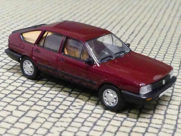1/87 PCX VW Passat B2 dunkelrot 870409