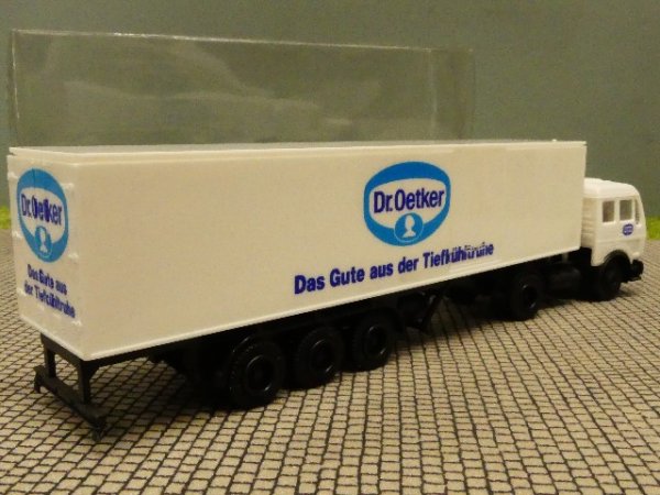 1/87 Herpa MB NG Dr Oetker Koffer Sattelzug