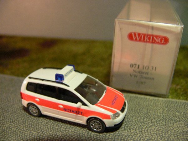 1/87 Wiking VW Touran Notarzt 071 10 B