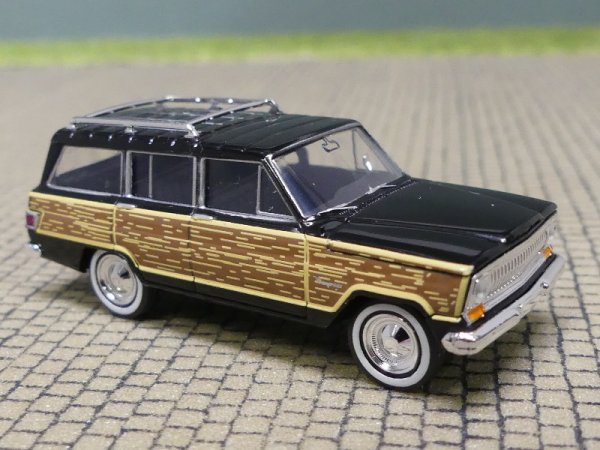 1/87 Brekina Jeep Wagoneer Woody schwarz 19855