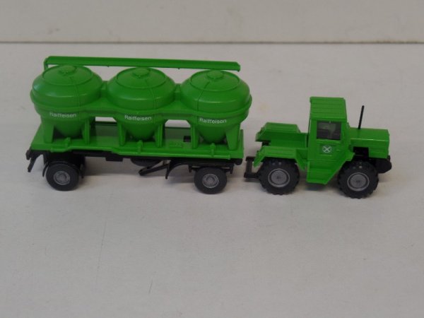 1/87 Wiking MB Trac mit Raiffeisen Siloanhänger 0385 98