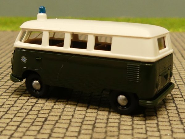 1/87 Brekina # 0302 VW T1 b Polizei weiß/dunkelgrün Bus 3167