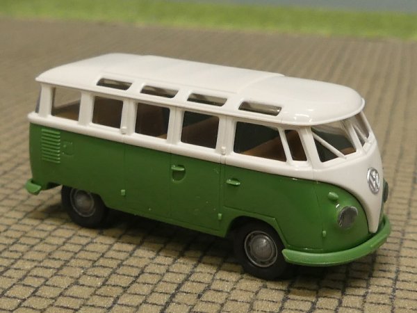 1/87 Brekina # 0963 VW T1 SAMBA creme grün