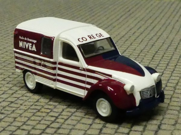 1/87 Brekina Citroen 2 CV Nivea Creme/huile de bronzage F 14181