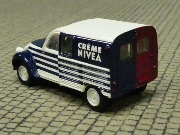 1/87 Brekina Citroen 2 CV Nivea Creme/huile de bronzage F 14181