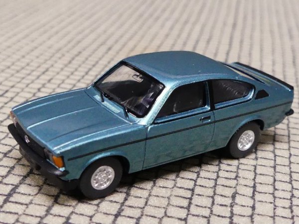 1/87 Wiking Opel Kadett Rallye grünmetallic 0229 01