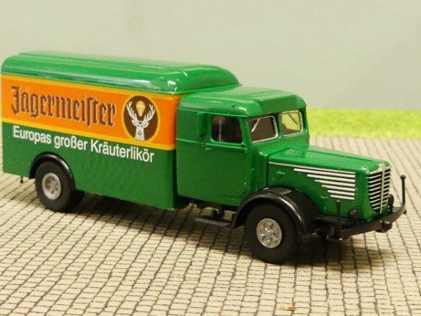 1/87 Brekina Büssing 8000 Jägermeister Solo Koffer LKW