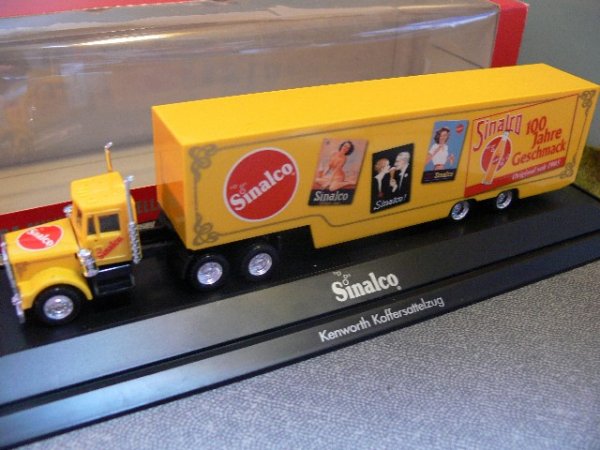 1/87 Herpa Kenworth 100 Jahre Sinalco Koffer-SZ PC 120708