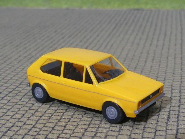 1/87 Brekina VW Golf 1 GLS dahliengelb 25547