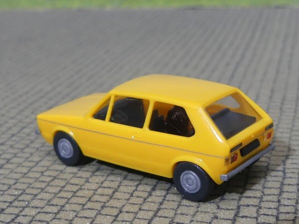 1/87 Brekina VW Golf 1 GLS dahliengelb 25547