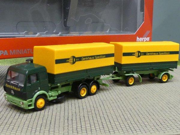 1/87 Herpa MB SK Denkhaus Spedition Wechselplanen-Hängerzug