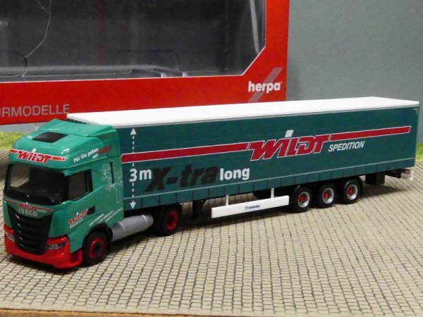 1/87 Herpa Iveco S-Way LNG Gardinenplanen-SZ 15 m Wildt 314947