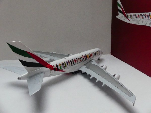 1/200 Herpa Airbus A380 Emirates Year of Tolerance 571692