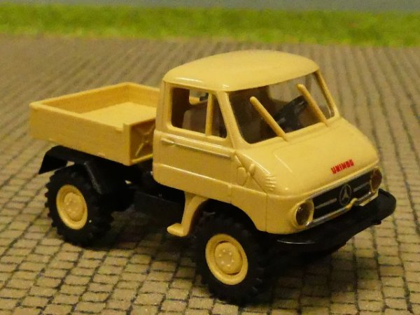 1/87 Brekina Unimog 411 beige Pritsche 39002b