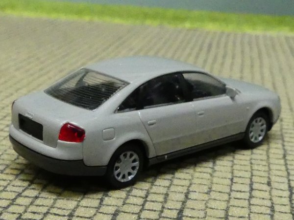 1/87 Rietze Audi A6 grau