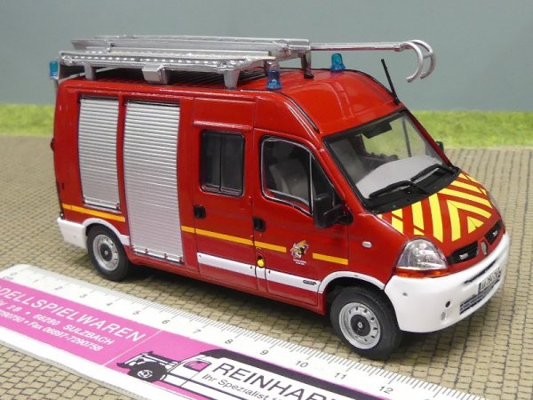 1/43 IXO Renault Master II Pompiers Feuerwehr KL031