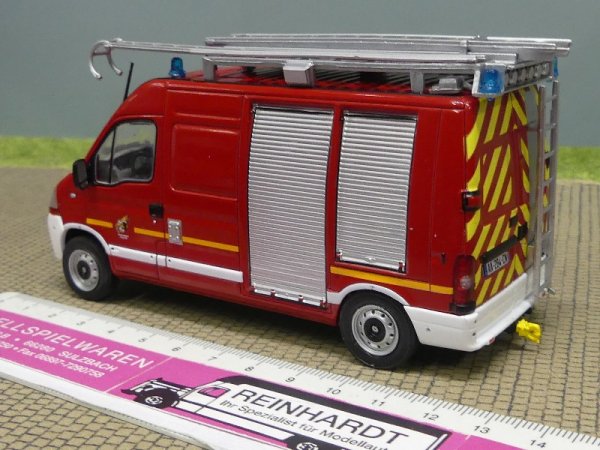 1/43 IXO Renault Master II Pompiers Feuerwehr KL031