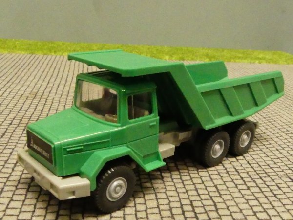 1/87 Wiking Magirus Deutz Muldenkipper grün 671 3 A