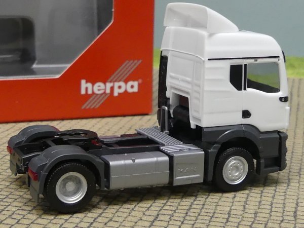 1/87 Herpa MAN TGS TM Zugmaschine ohne Windleitbleche weiß 314596