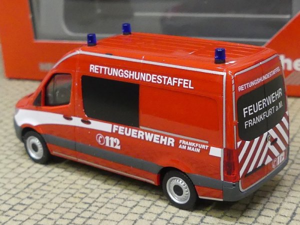 1/87 Herpa MB Sprinter '18 Halbbus Fw Frankfurt/Rettungshundestaffel 096881