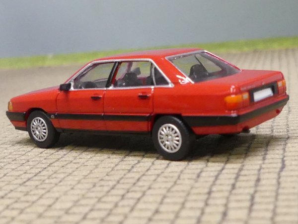 1/87 PCX Audi 100 (C3) rot 870437