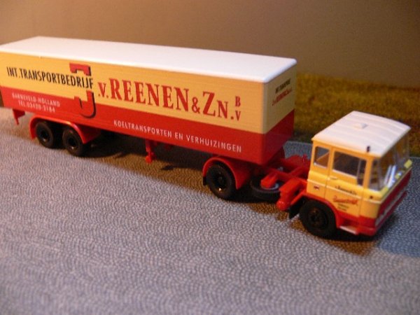 1/87 Brekina DAF 2600 van Reenen Koffersattelzug NL 85265