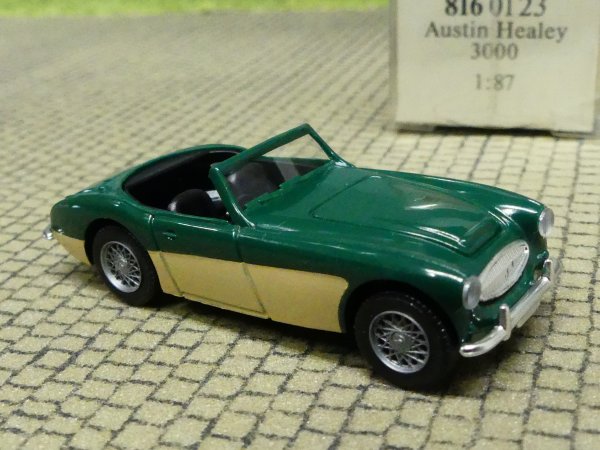 1/87 Wiking Austin Healey 3000 kiefergrün/beige 0816 01 B