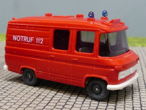 1/87 Wiking MB 508 Feuerwehr Rettungswagen RTW Notruf 112 hellrot  608 1A