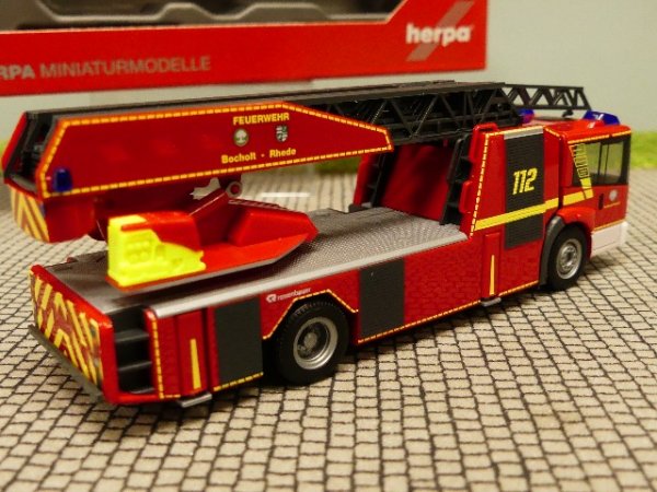 1/87 Herpa MB Econic Drehleiter Fw Bocholt / Rhede 094481