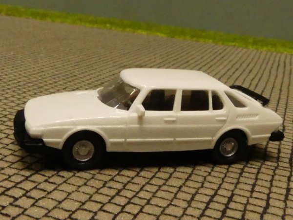 1/87 Wiking Saab 900 Turbo weiß 215 4 A