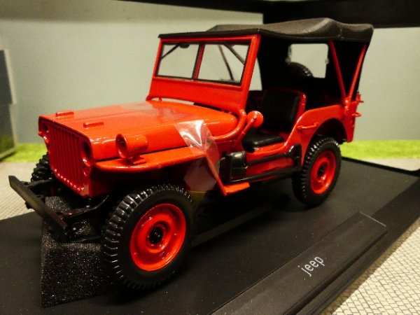 1/18 Norev Jeep 1942 rot 189014