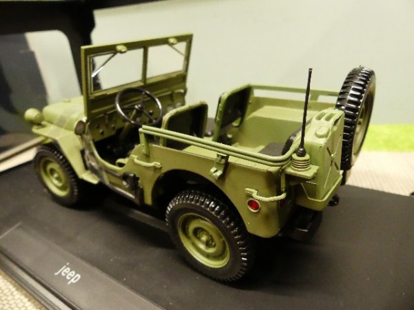 1/18 Norev Jeep 1942 grün 189013